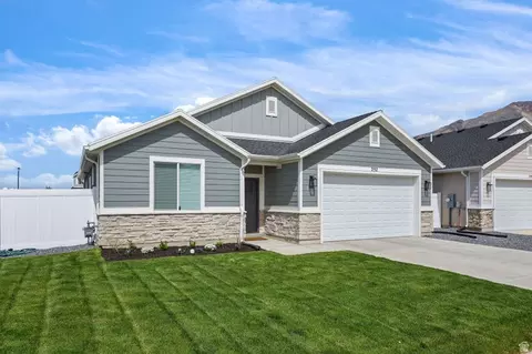 Exterior - 252 W 800 S, Willard, UT 84340 photo 3 of 7