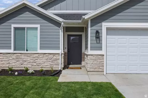 Exterior - 252 W 800 S, Willard, UT 84340 photo 4 of 7