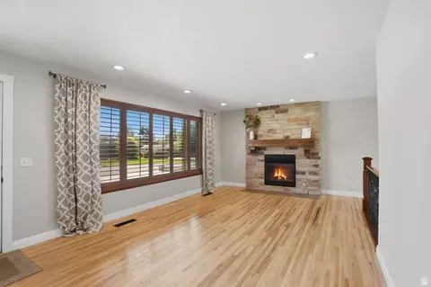 Living - 1553 E Fuller Dr, Millcreek, UT 84124 photo 4 of 7