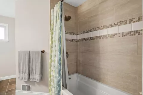 Bath - 1553 E Fuller Dr, Millcreek, UT 84124 photo 2 of 5