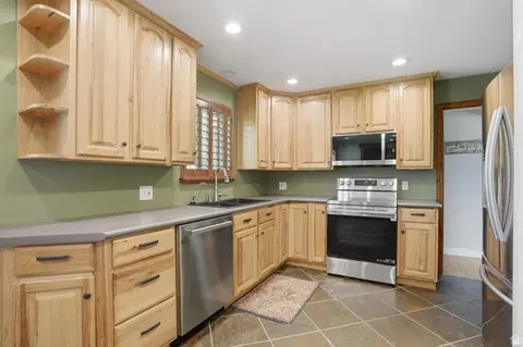 Kitchen - 1553 E Fuller Dr, Millcreek, UT 84124 photo 3 of 3