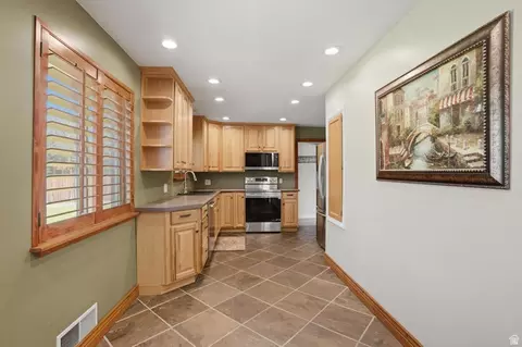 Kitchen - 1553 E Fuller Dr, Millcreek, UT 84124 photo 2 of 3