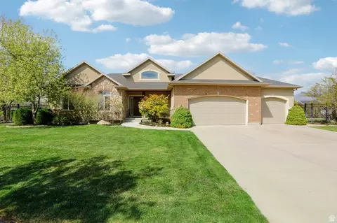 699 E Carlquist Dr S, Draper, UT 84020