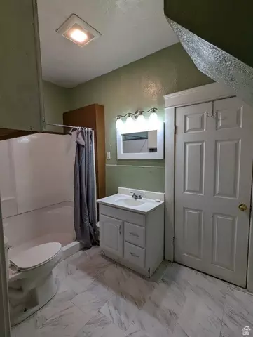 Bath - 1019 E 22nd St S, Ogden, UT 84401 photo 2 of 3