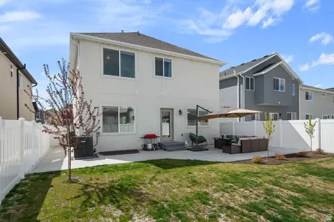 Exterior - 3706 N Cuade St, Eagle Mountain, UT 84005 photo 2 of 7