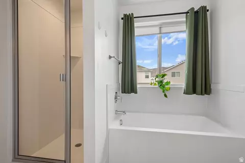 Bath - 3706 N Cuade St, Eagle Mountain, UT 84005 photo 3 of 4