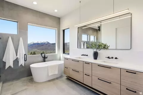 Bath - 5585 E Highland View Ct, Eden, UT 84310 photo 1 of 8