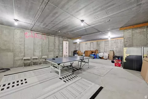 Exterior - 5585 E Highland View Ct, Eden, UT 84310 photo 2 of 20