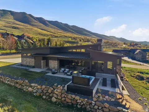 Exterior - 5585 E Highland View Ct, Eden, UT 84310 photo 13 of 20