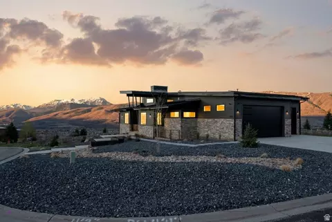 Exterior - 5585 E Highland View Ct, Eden, UT 84310 photo 16 of 20