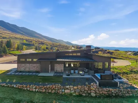 Exterior - 5585 E Highland View Ct, Eden, UT 84310 photo 12 of 20