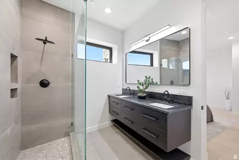 Bath - 5585 E Highland View Ct, Eden, UT 84310 photo 7 of 8