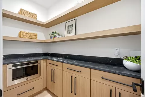 Kitchen - 5585 E Highland View Ct, Eden, UT 84310 photo 6 of 6