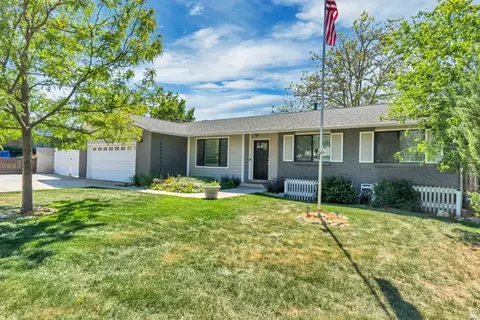 7152 S 2740 E, Cottonwood Heights, UT 84121
