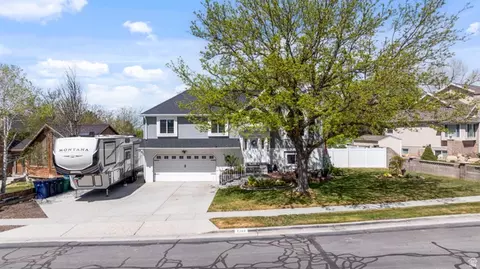 1769 Edgecliff Dr S, Sandy, UT 84092