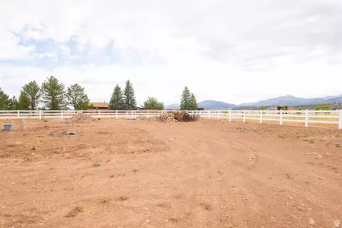 Exterior - 745 E 885 N, Beaver, UT 84713 photo 15 of 16