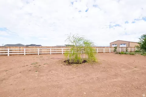 Exterior - 745 E 885 N, Beaver, UT 84713 photo 13 of 16