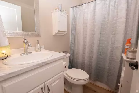 Bath - 745 E 885 N, Beaver, UT 84713 photo 4 of 7