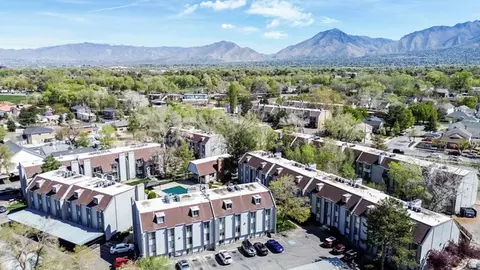 View/Area - 456 E Creekside Cir #C, Murray, UT 84107 photo 5 of 6