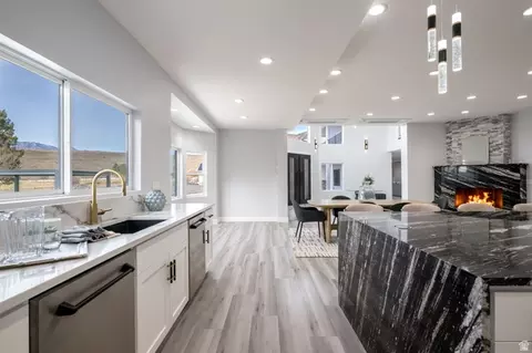 Kitchen - 476 E Spring Dr, Toquerville, UT 84774 photo 1 of 7