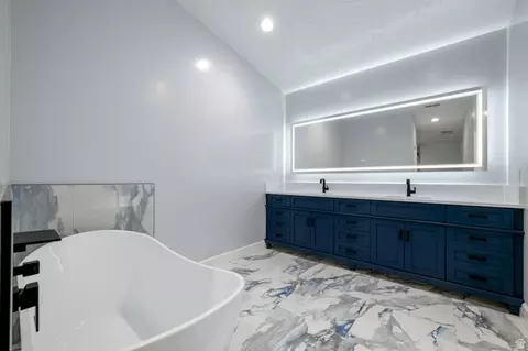 Bath - 476 E Spring Dr, Toquerville, UT 84774 photo 1 of 14
