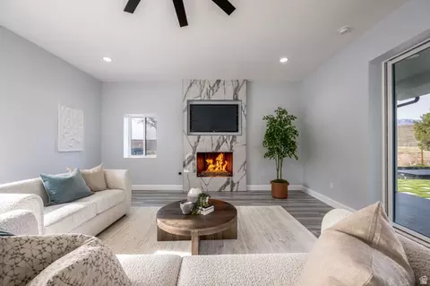 Living - 476 E Spring Dr, Toquerville, UT 84774 photo 8 of 9