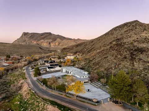 View/Area - 476 E Spring Dr, Toquerville, UT 84774 photo 2 of 3