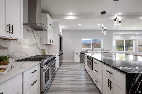 Kitchen - 476 E Spring Dr, Toquerville, UT 84774 photo 3 of 7