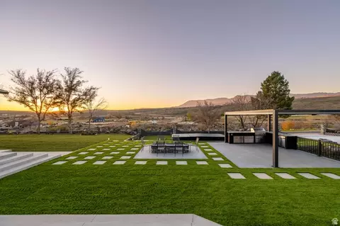 Exterior - 476 E Spring Dr, Toquerville, UT 84774 photo 9 of 19