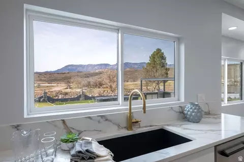 Kitchen - 476 E Spring Dr, Toquerville, UT 84774 photo 6 of 7
