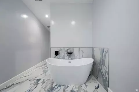 Bath - 476 E Spring Dr, Toquerville, UT 84774 photo 2 of 14