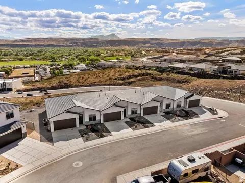 2046 W 320 S, Hurricane, UT 84737