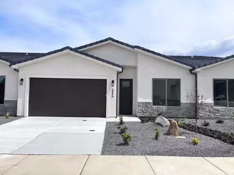 2040 W 320 S, Hurricane, UT 84737