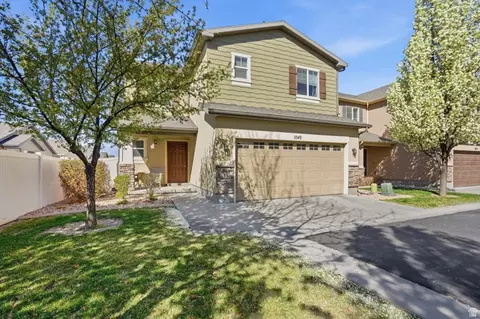 1049 W Stonehaven Dr, North Salt Lake, UT 84054