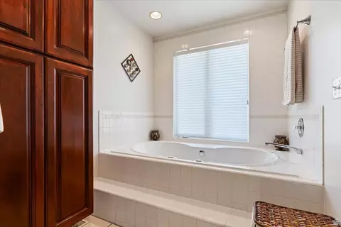Bath - 1924 N 2000 E, Layton, UT 84040 photo 4 of 6