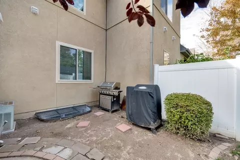 Exterior - 7187 S 420 E, Midvale, UT 84047 photo 5 of 7