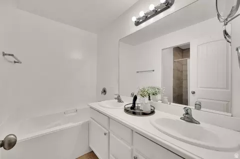 Bath - 7187 S 420 E, Midvale, UT 84047 photo 2 of 4