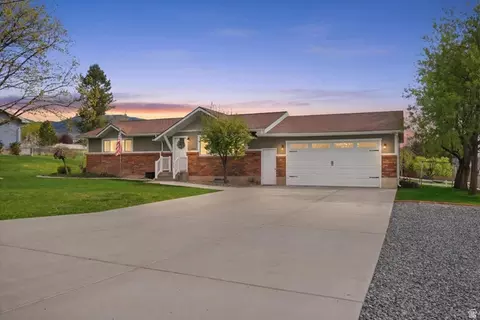 220 E 300 N, Hyde Park, UT 84318