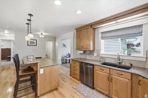 Kitchen - 220 E 300 N, Hyde Park, UT 84318 photo 3 of 4