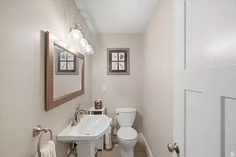 Bath - 220 E 300 N, Hyde Park, UT 84318 photo 1 of 4