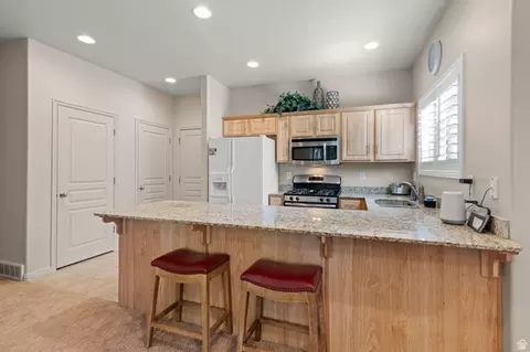 Kitchen - 258 E Topspin Way, Lehi, UT 84043 photo 1 of 2