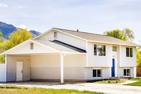 Exterior - 10251 S 535 E, Sandy, UT 84070 photo 6 of 7