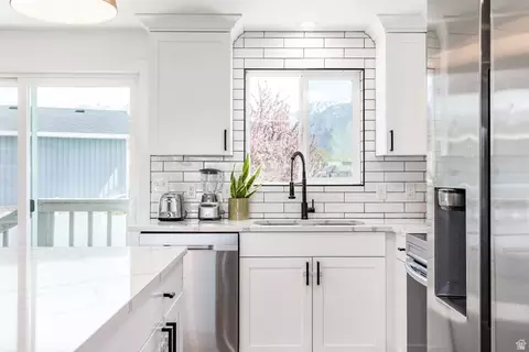 Kitchen - 10251 S 535 E, Sandy, UT 84070 photo 4 of 6