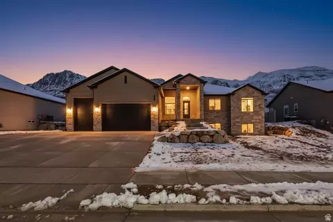 656 E Mountain Rd N, North Ogden, UT 84414