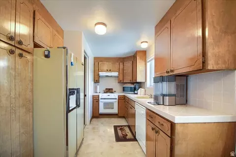 Kitchen - 124 W 1700 S, Orem, UT 84058 photo 1 of 2
