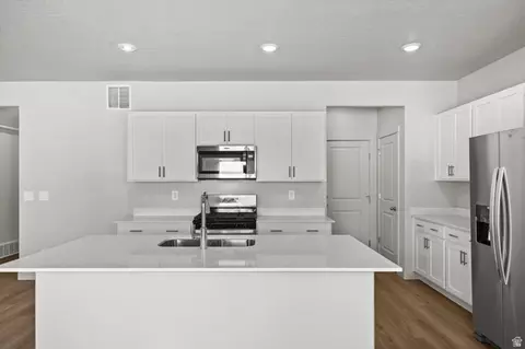 Kitchen - 3476 N Browning St #1520, Eagle Mountain, UT 84005 photo 3 of 5
