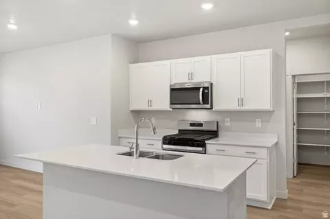 Kitchen - 3434 N Browning St #1514, Eagle Mountain, UT 84005 photo 2 of 5