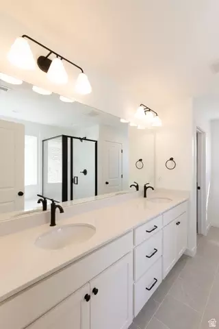 Bath - 2988 E Serdar Ln #C16, Eagle Mountain, UT 84005 photo 4 of 6