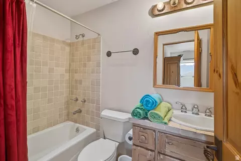 Bath - 3617 E Red Rock Dr, Moab, UT 84532 photo 6 of 6