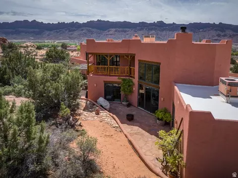 Exterior - 3617 E Red Rock Dr, Moab, UT 84532 photo 2 of 16